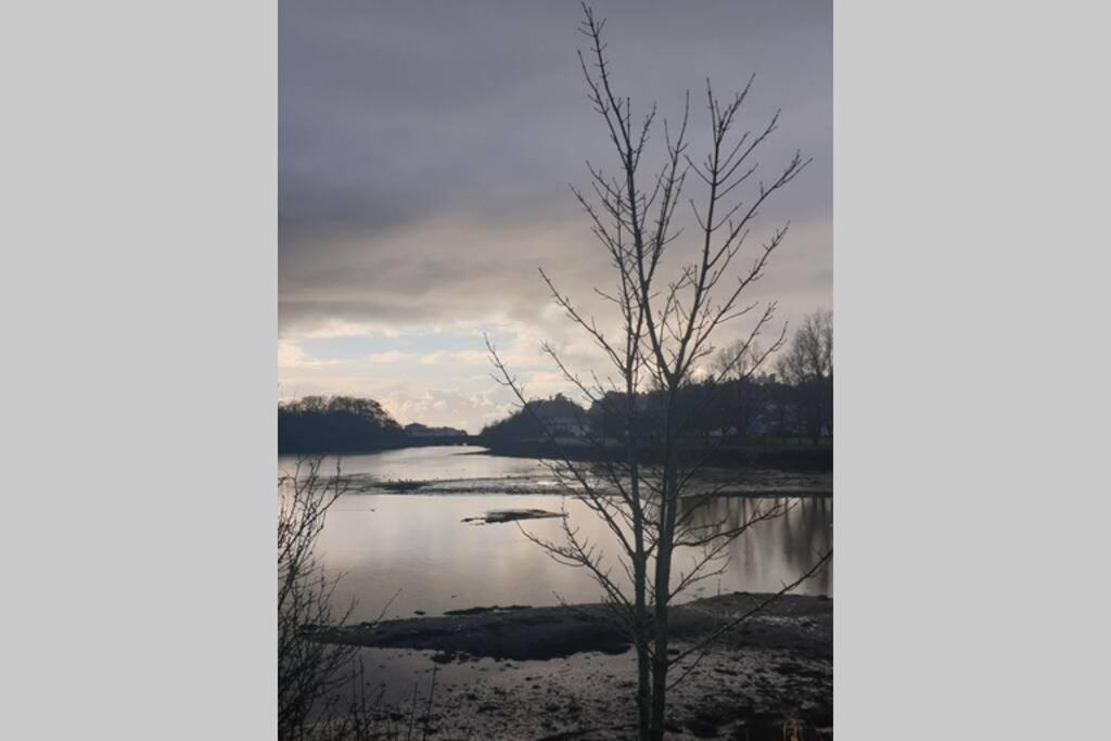 Porthmadog Harbour Town - High Street Apartment. Bagian luar foto